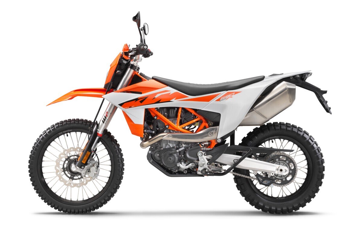 Presentate le nuove KTM 690 Enduro R e 690 SMC R 2026